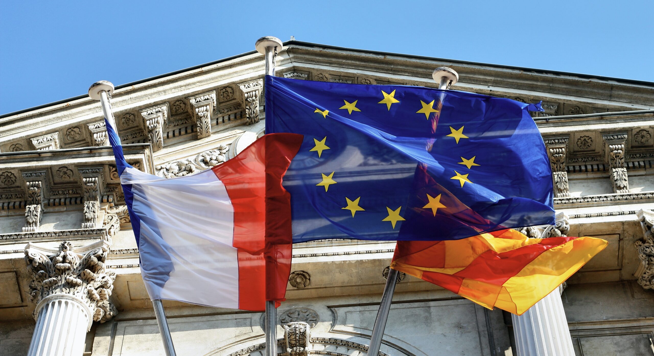 Krok w stronę ograniczenia suwerenności państw. PE poparł zmianę unijnych traktatów