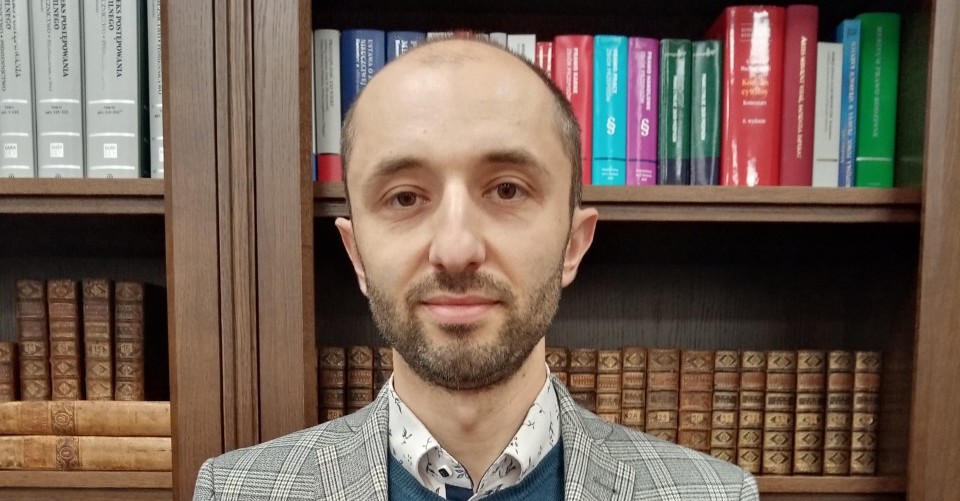 Jakie konsekwencje grożą uczniowi stosującemu przemoc rówieśniczą oraz jego rodzicom?