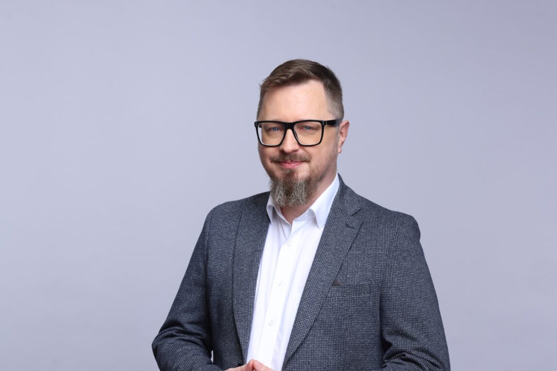 Narracje postponujące Trumpa są narzędziem wypychania Amerykanów z Europy