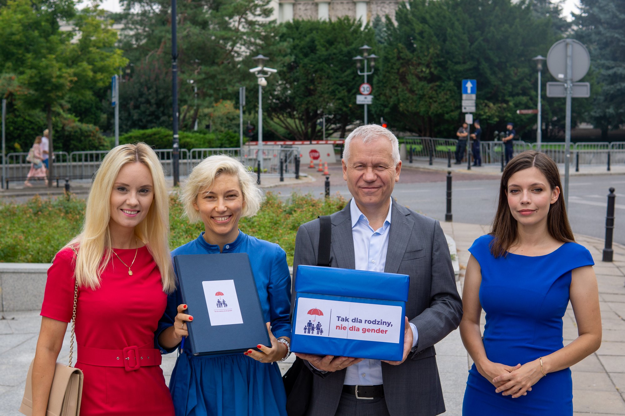 Yes to Family, No to Gender – Legislative Initiative Committee registered in the Sejm