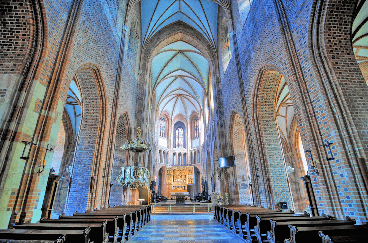 Sąd: działacze proaborcyjni złośliwie przeszkadzali w Mszy Świętej w poznańskiej katedrze