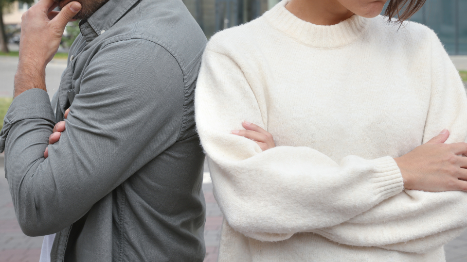 Panie na lewo, panowie na prawo – światopoglądowy rozdźwięk młodych. Cz. III: O kulturze, która zniechęca do zakładania rodziny